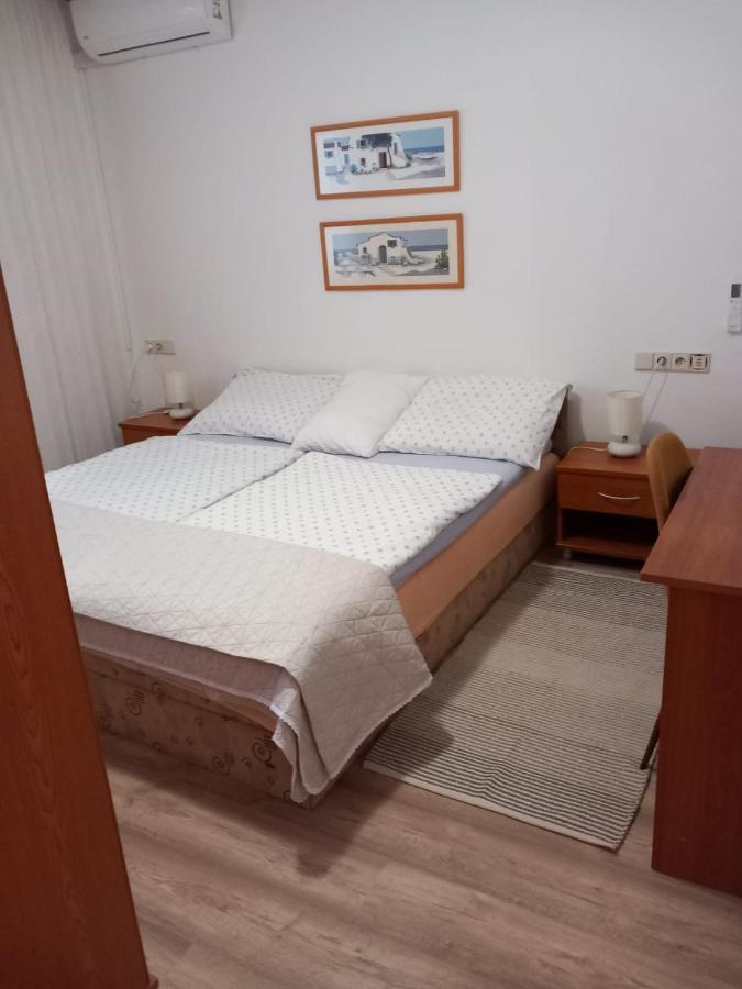 Olivia Apartment Porec Exterior photo
