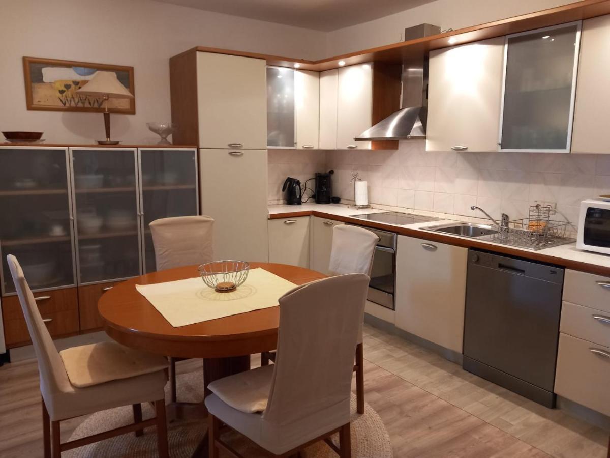 Olivia Apartment Porec Exterior photo